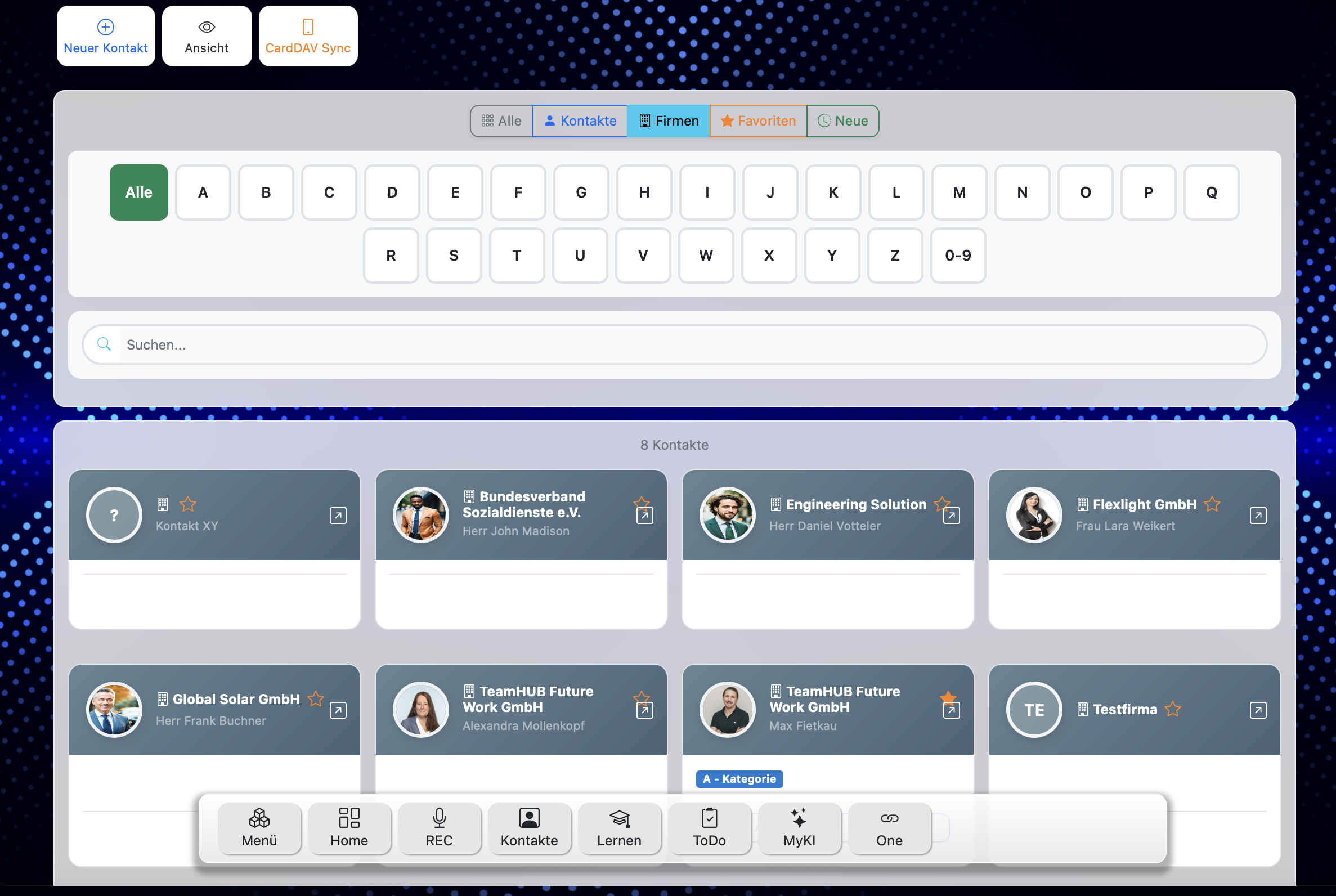 TeamHUB Kanban Board zeigt Aufgaben in den Spalten 'Zu erledigen', 'In Bearbeitung' und 'Erledigt' mit farbcodierten Karten für verschiedene Projekte und Prioritäten